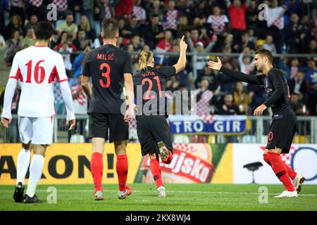 (181015) -- Rijeka, 15. Oktober 2018 -- Freundschaftsspiel zwischen Kroatien und Jordanien im HNK rijeka Stadion in Rijeka, Kroatien, 15. Oktober 2018. Domagoj Vida Foto: Nel Pavletic/PIXSELL Stockfoto