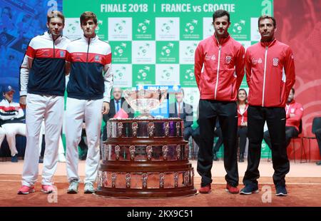 22.11.2018., Stadion Pierre-Mauroy, Frankreich, Lille - Männer-Doubles-Verlosung für das Davis-Cup-Finale Frankreich - Kroatien . Nicolas Mahut, Pierre-Hugues Herbert, Pavic, Ivan Dodig. Foto: Sanjin Strukic/PIXSELL Stockfoto