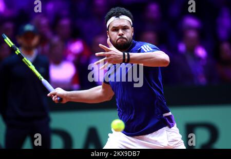 23.11.2018., Lillie, Frankreich - Davis Cup Finale zwischen Frankreich und Kroatien im Stadion Pierre-Mauroy in Lille, Frankreich, Jo-Wilfred Tsonga gegen Marin Cilic. Jo-Wilfred Tsonga Foto: Sanjin Strukic/PIXSELL Stockfoto