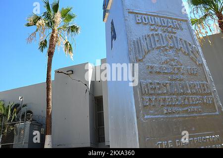 Erdbeben - Calexico, Kalifornien , 18. Juni 2010 am Einreihafen der Vereinigten Staaten ist der Schaden nach einer 7 sichtbar. Ein Erdbeben der Stärke 2 traf sowohl Mexiko als auch die USA. Die Platte des "El Mayor" rutschte etwa 40 Meilen südlich der Grenze zwischen Mexiko und den USA in geringer Tiefe entlang der Hauptschildgrenze zwischen der nordamerikanischen und der pazifischen Platte ab und verursachte weitreichende Schäden. . Erdbeben In Kalifornien. Fotos zu Katastrophen- und Notfallmanagementprogrammen, Aktivitäten und Beamten Stockfoto