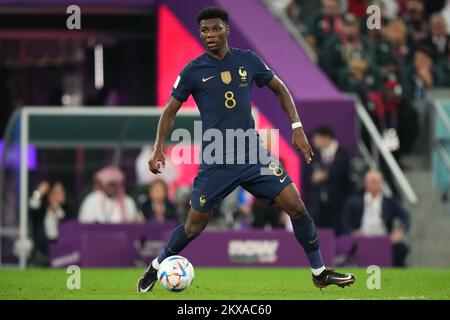 Aurelien Tchouameni von Frankreich während des FIFA-Weltmeisterschafts-2022-Spiels Katar, Gruppe D, zwischen Tunesien und Frankreich, spielte am 30. November 2022 im Education City Stadium in Doha, Katar. (Foto: Bagu Blanco / PRESSIN) Kredit: PRESSINPHOTO SPORTAGENTUR/Alamy Live News Stockfoto