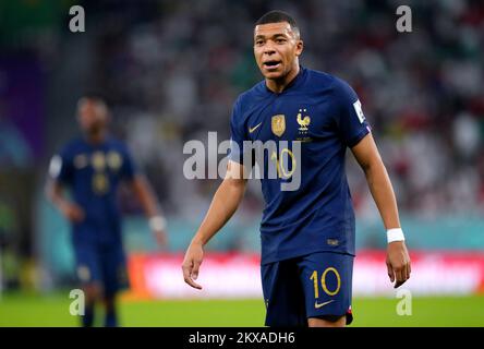 Der französische Kylian Mbappe während der FIFA-Weltmeisterschaft Gruppe D im Education City Stadium in Al Rayyan, Katar. Bilddatum: Mittwoch, 30. November 2022. Stockfoto