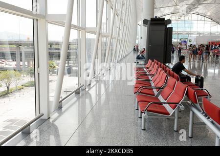 Hongkong - Juni 04, 2015: Hong Kong International Airport. Hong Kong International Airport ist der größte Flughafen in Hongkong. Es ist o entfernt Stockfoto
