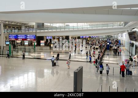 Hongkong - Juni 04, 2015: Hong Kong International Airport. Hong Kong International Airport ist der größte Flughafen in Hongkong. Es ist o entfernt Stockfoto