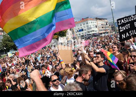 08.09.2019., Sarajewo, Bosnien und Herzegowina - unter strenger Sicherheit, hat Sarajewo seine erste Pride Parade unter dem logan Let's go out! Abgehalten. Der zweistündige marsch verlief unter strenger Sicherheitskontrolle und endete trotz der Anrufe, ihn abzusagen, und trotz Sicherheitsbedenken ohne Zwischenfälle. Foto: Str-4321/PIXSELL Stockfoto