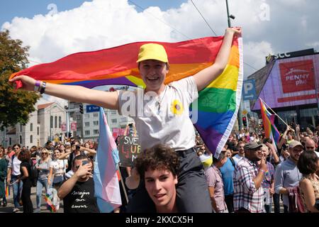 08.09.2019., Sarajewo, Bosnien und Herzegowina - unter strenger Sicherheit, hat Sarajewo seine erste Pride Parade unter dem logan Let's go out! Abgehalten. Der zweistündige marsch verlief unter strenger Sicherheitskontrolle und endete trotz der Anrufe, ihn abzusagen, und trotz Sicherheitsbedenken ohne Zwischenfälle. Foto: Str-4321/PIXSELL Stockfoto