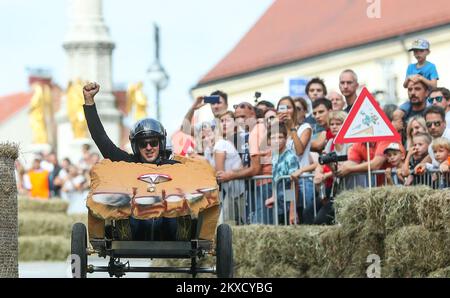 14.09.2019., Zagreb - Red Bull Soapbox Race im Stadtzentrum von Zagreb. Red Bull Soapbox Race ist eine internationale Veranstaltung, bei der Amateurfahrer hausgemachte Seifenboxen ausprobieren. Foto: Sanjin Strukic/PIXSELL Stockfoto