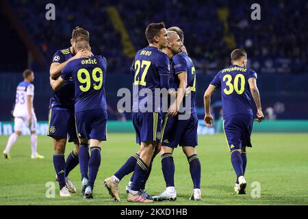 ZAGREB, KROATIEN – SEPTEMBER 18: Die Spieler von GNK Dinamo Zagreb feiern das Tor beim Spiel der UEFA Champions League Gruppe C zwischen GNK Dinamo und Atalanta B.C. am 18. September 2019 im Maksimir-Stadion in Zagreb, Kroatien. Foto: Goran Stanzl/PIXSELL Stockfoto