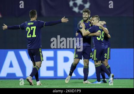 ZAGREB, KROATIEN - SEPTEMBER 18: GNK Dinamo Zagreb-Spieler feiern am 18. September 2019 im Maksimir-Stadion in Zagreb, Kroatien, während des UEFA Champions League-Match C zwischen GNK Dinamo und Atalanta B.C.. Foto: Slavko Midzor/PIXSELL Stockfoto