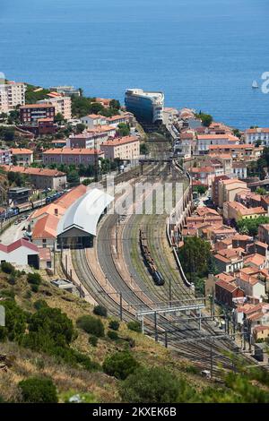 Cerbere Bahnhof Blick von oben, Cerbere, Frankreich, Europa Stockfoto