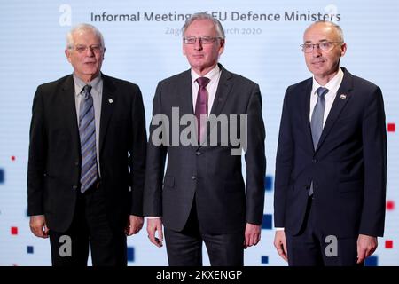 04.03.2020., National and University Library, Zagreb, Kroatien - Informelles Treffen der EU-Verteidigungsminister. Der hohe Vertreter der EU für Außen- und Sicherheitspolitik und Vizepräsident der Europäischen Kommission Josep Borrell Fontelles, der irische Direktor für Verteidigungspolitik Ciaran Murphy und der stellvertretende Premierminister und Verteidigungsminister der Republik Kroatien Damir Krsticevic. Foto: Goran Stanzl/PIXSELL/EU2020HR Stockfoto