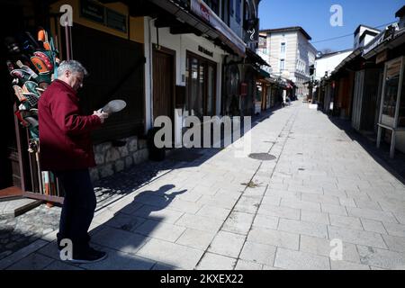 Leere Straßen in Sarajewo, Bosnien und Herzegowina (BiH) am 18. März 2020. Bosnien und Herzegowina hat am Montag aufgrund des Coronavirus-Ausbruchs in beiden Gebieten – der Republika Srpska (RS) und der Föderation Bosnien und Herzegowina (FBiH) – den Notstand ausgerufen. Foto: Armin Durgut/PIXSELL Stockfoto