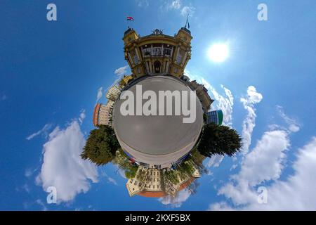 01.04.2020., Zagreb, Kroatien - 360 winzige Planet View of empty City Streets during Coronavirus Pandemie. Kroatisches Nationaltheater. Foto: Davor Puklavec/PIXSELL Stockfoto