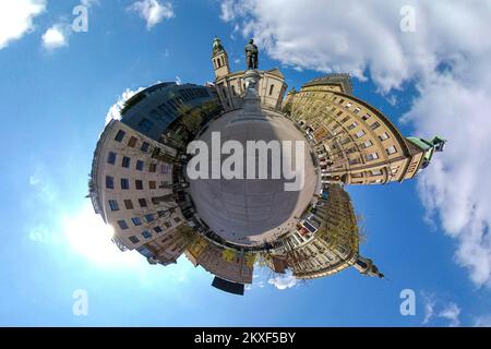 01.04.2020., Zagreb, Kroatien - 360 winzige Planet View of empty City Streets during Coronavirus Pandemie. Petar Preradovic Platz. Foto: Davor Puklavec/PIXSELL Stockfoto