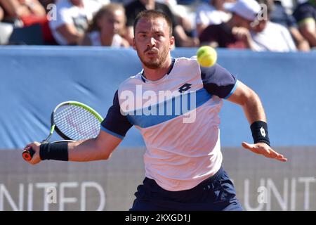 20.06.2020., Zadar, Kroatien - Serbiens Pedja Krstin in Aktion während seines Machs gegen Srebias Novak Djokovic bei Adria Tour Tennis Turnier am 20. Juni 2020 in Zadar, Kroatien. Foto: Dino Stanin/PIXSELL Stockfoto