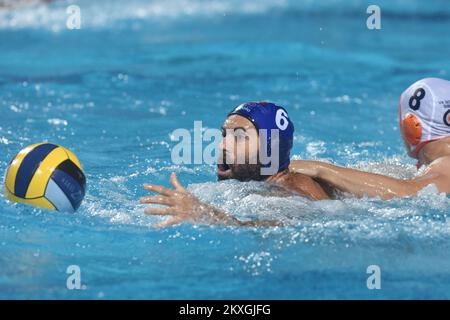 Xavi Garcia von VK Jug während des zweiten Halbfinalspiels der kroatischen Wasserpolo-Meisterschaft zwischen VK Solaris und VK Jug AO am 03. Juli 2020 in Sibenik, Kroatien. Foto: Hrvoje Jelavic/PIXSELL Stockfoto