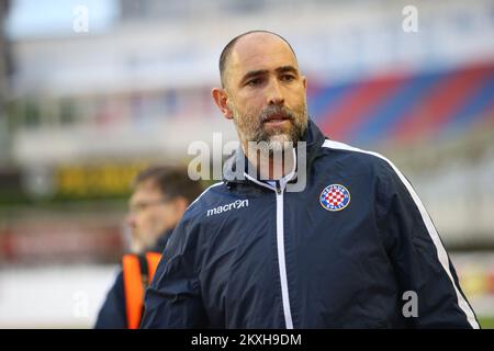 DAS AKTENFOTO New Juventus Boss Andrea Pirlo hat Hajduk Split Cheftrainer Igor Tudor als seinen neuen Assistenztrainer in Turin mitgebracht. Der ehemalige kroatische Verteidiger hat bereits Erfahrungen mit der Verwaltung in Italien gesammelt, nachdem er 2018 und 2019 zwei separate Einsätze mit Udinesen hatte. Der ehemalige kroatische Verteidiger spielte am 05. Juni 2020 174 Mal für Juventus zwischen 1998 und 2007. DATEI FOTOTRAINER von Hajduk Split Igor Tudor während der 27.. Runde der kroatischen First Football League zwischen HNK Hajduk und NK Inter Zapresic im Poljud-Stadion in Split, Kroatien. Foto: Ivo Cagalj/PIXSELL Stockfoto