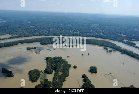 Hurrikan/Tropical Storm - Hartford, Verb , 1. September 2011 Überflug des Bundesstaates Connecticut mit Cival Air Patrol am 1. September 2011, um die vom Tropensturm Irene betroffenen Gebiete zu sehen. New York Hurrikan Irene. Fotos zu Katastrophen- und Notfallmanagementprogrammen, Aktivitäten und Beamten Stockfoto