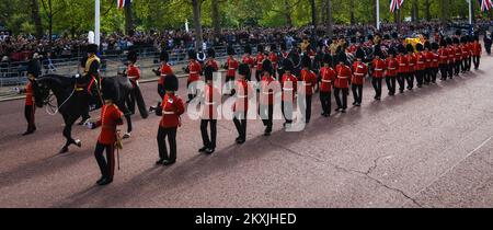 Fotografiert während der feierlichen Prozession zum Transport des Sarges ihrer verstorbenen Majestät Königin Elizabeth II . vom Buckingham Palace zum Palace of Westminster in The Mall , London am Mittwoch , den 14 . September 2022 . Bild von Julie Edwards. Stockfoto