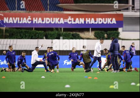 Kroatische Spieler wärmen sich am 17. November 2020 im Stadion Poljud in Split, Kroatien, vor dem Gruppenspiel der UEFA Nations League zwischen Kroatien und Portugal auf. Foto: Slavko Midzor/PIXSELL Stockfoto