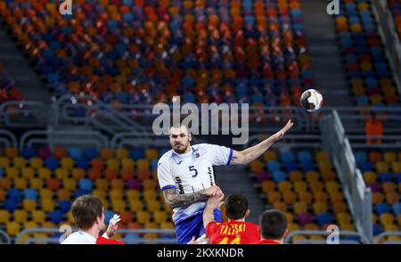 KAIRO, ÄGYPTEN - JANUAR 22: Dmitrii Kiselev von Russland während des 27.. IHF Männer-Weltmeisterschaftsspiels Gruppe IV zwischen Nordmazedonien und Russland in der Kairo Stadion Sports Hall in Kairo, Ägypten am 22. Januar 2021. Foto: Slavko Midzor/PIXSELL Stockfoto