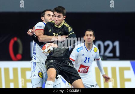 KAIRO, ÄGYPTEN - JANUAR 24: Miguel Martins aus Portugal und Romain Lagarde aus Frankreich während des 27.. IHF Männer-Weltmeisterschafts-Spiels der Gruppe III zwischen Portugal und Frankreich im Dr. Hassan Moustafa Hallensportkomplex, 6.. Oktober, am 24. Januar 2021 in Kairo, Ägypten. Foto: Slavko Midzor/PIXSELL Stockfoto