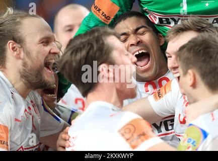 KAIRO, ÄGYPTEN - JANUAR 27: Dänische Spieler feiern den Sieg nach dem 27.. Finale der IHF-Weltmeisterschaft zwischen Dänemark und Ägypten in der Kairo Stadion Sports Hall in Kairo, Ägypten am 27. Januar 2021. Foto: Slavko Midzor/PIXSELL Stockfoto