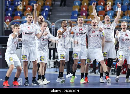 KAIRO, ÄGYPTEN - JANUAR 27: Dänische Spieler feiern den Sieg nach dem 27.. Finale der IHF-Weltmeisterschaft zwischen Dänemark und Ägypten in der Kairo Stadion Sports Hall in Kairo, Ägypten am 27. Januar 2021. Foto: Slavko Midzor/PIXSELL Stockfoto