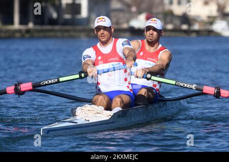 Die kroatischen Ruderer Martin und Valent Sinkovic bereiten sich auf die Wettbewerbe vor, die sie am 04. März 2021 in Zaton bei Sibenik., in Zaton, Kroatien, erwarten. Foto: Hrvoje Jelavic/PIXSELL Stockfoto