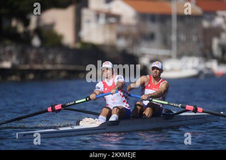 Die kroatischen Ruderer Martin und Valent Sinkovic bereiten sich auf die Wettbewerbe vor, die sie am 04. März 2021 in Zaton bei Sibenik., in Zaton, Kroatien, erwarten. Foto: Hrvoje Jelavic/PIXSELL Stockfoto