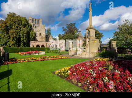 Kelso Abbey und war Memorial an der schottischen Grenze Stockfoto