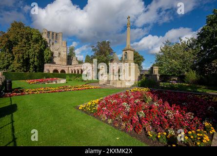 Kelso Abbey und war Memorial an der schottischen Grenze Stockfoto