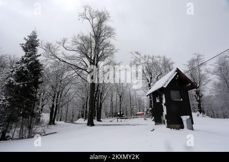 Winterszene in Delnice, Gorski Kotar, Kroatien, 3. April 2021. Foto: Goran Kovacic/PIXSELL Stockfoto