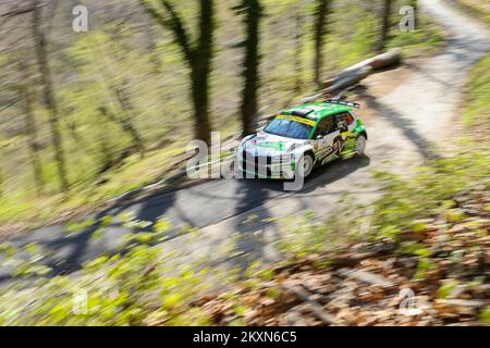 Andreas Mikkelsen (Norwegen) und Ola Floene (Norwegen) treten am 22. April 2021 bei der Erpressung der FIA-Weltmeisterschaft Kroatien in Zagreb (Kroatien) mit ihrem Toksport WRT Skoda Fabia Evo in Wettbewerb. Foto: Luka Stanzl/PIXSELL Stockfoto