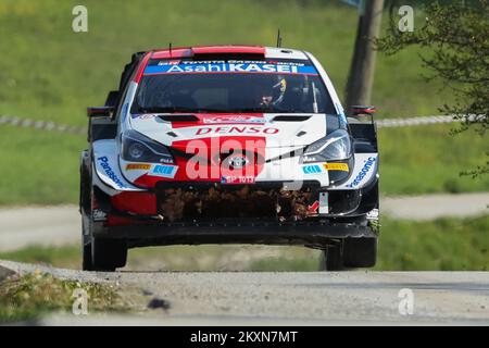 KUMROVEC, KROATIEN – APRIL 25: Elfyn Evans aus dem Vereinigten Königreich und Scott Martin aus dem Vereinigten Königreich konkurrieren am dritten Tag der FIA-Weltmeisterschaft Kroatien am 25. April 2021 in Zagreb, Kroatien, mit ihren TOYOTA GAZOO WRT. Foto: Luka Stanzl/Pixsell Stockfoto