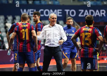 Barca Cheftrainer Andreu Plaza feiert einen Sieg beim Halbfinalspiel der UEFA Futsal Champions League zwischen Barca und Kairat Almaty am SC Visnjik - Kresimir Cosic Hall in Zadar, Kroatien, am 1. Mai 2021. Foto: Marko Dimic/PIXSELL Stockfoto