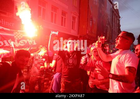 Kroatische Fans in fröhlicher Stimmung im Stadtzentrum vor dem morgigen Spiel , in Kopenhagen , Dänemark, am 27. Juni 2021. Kroatien wird in der EURO-2020-Runde 16 in Kopenhagen gegen Spanien spielen. Foto: Goran Stanzl/PIXSELL Stockfoto