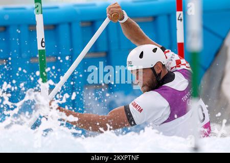 Matija Marinic von Kroatien in Aktion bei den Olympischen Spielen 2020 Canoe Slalom Men's C1 Semifinal am Kasai Canoe Slalom Centre in Tokio, Japan, am 26. Juli 2021. Foto: Igor Kralj/PIXSELL Stockfoto