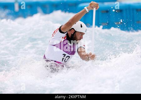 Matija Marinic von Kroatien in Aktion bei den Olympischen Spielen 2020 Canoe Slalom Men's C1 Semifinal am Kasai Canoe Slalom Centre in Tokio, Japan, am 26. Juli 2021. Foto: Igor Kralj/PIXSELL Stockfoto