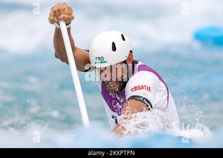 Matija Marinic von Kroatien in Aktion bei den Olympischen Spielen 2020 Canoe Slalom Men's C1 Semifinal am Kasai Canoe Slalom Centre in Tokio, Japan, am 26. Juli 2021. Foto: Igor Kralj/PIXSELL Stockfoto