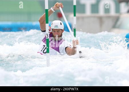 Matija Marinic von Kroatien in Aktion bei den Olympischen Spielen 2020 Canoe Slalom Men's C1 Semifinal am Kasai Canoe Slalom Centre in Tokio, Japan, am 26. Juli 2021. Foto: Igor Kralj/PIXSELL Stockfoto