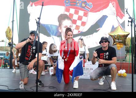 Feierlicher Empfang von Matea Jelic, die bei den Olympischen Spielen in Tokio in Teakwondo in ihrer Heimatstadt Knin am 30 eine Goldmedaille gewann. Juli 2021 Foto: Dusko Jaramaz/PIXSELL Stockfoto