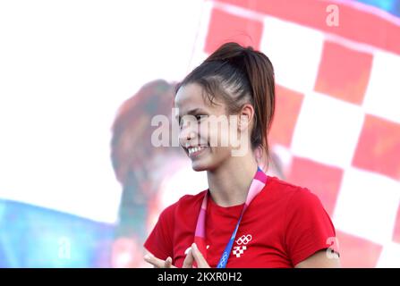 Feierlicher Empfang von Matea Jelic, die bei den Olympischen Spielen in Tokio in Teakwondo in ihrer Heimatstadt Knin am 30 eine Goldmedaille gewann. Juli 2021 Foto: Dusko Jaramaz/PIXSELL Stockfoto