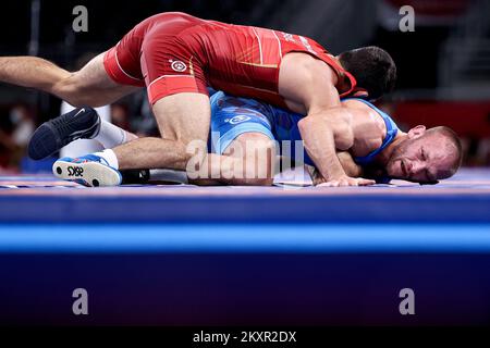 TOKIO, JAPAN – AUGUST 02: Bozo Starcevic von Team Croatia tritt mit AIK Mnatsakaian aus Bulgarien am 10. August der Olympischen Spiele 2020 in Tokio im Olympiastadion am 02 2021. August in Japan an den acht Finalen des Wrestling an. Foto : Igor Kralj/PIXSELL Stockfoto