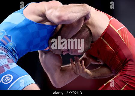 TOKIO, JAPAN – AUGUST 02: Bozo Starcevic von Team Croatia tritt mit AIK Mnatsakaian aus Bulgarien am 10. August der Olympischen Spiele 2020 in Tokio im Olympiastadion am 02 2021. August in Japan an den acht Finalen des Wrestling an. Foto : Igor Kralj/PIXSELL Stockfoto