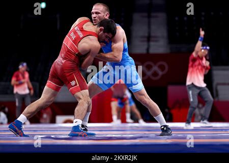 TOKIO, JAPAN – AUGUST 02: Bozo Starcevic von Team Croatia tritt mit AIK Mnatsakaian aus Bulgarien am 10. August der Olympischen Spiele 2020 in Tokio im Olympiastadion am 02 2021. August in Japan an den acht Finalen des Wrestling an. Foto : Igor Kralj/PIXSELL Stockfoto