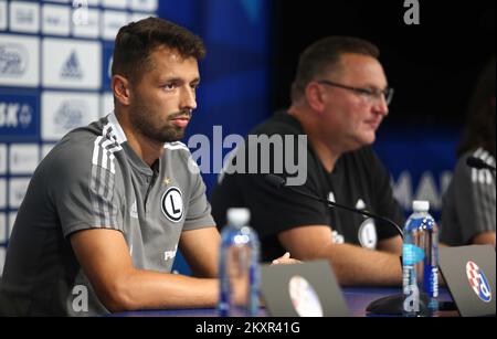 Mateusz Wieteska von Legia Warschau nimmt am 3. August 2021 im Maksimir-Stadion zwischen GNK Dinamo Zagreb und Legia Warschau in Zagreb, Kroatien, vor der ersten Etappe der dritten Qualifikationsrunde der UEFA Champions League an einer Pressekonferenz Teil. Foto: Matija Habljak/PIXSELL Stockfoto