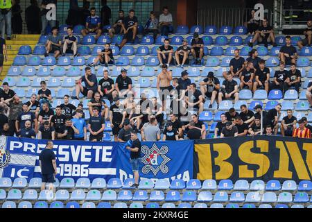 Kroatien, Zagreb - 4. AUGUST 2021 Fans während des Fußballspiels der dritten Qualifikationsrunde Leg 1 der UEFA Champions League zwischen Dinamo Zagreb und Legia Warschau im Maksimir Stadium. Foto: Jurica Galoic/PIXSELL Stockfoto