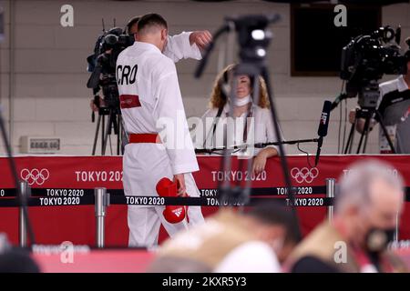 Ivan Kvesic von Team Croatia reagiert nach dem Karate Kumite +75kg-Eliminierungswettbewerb gegen Brian IRR des Teams United States in der Menâ-€-Runde am 15. Tag der Olympischen Spiele 2020 in Tokio in Nippon Budokan am 07. August 2021 in Tokio, Japan. Foto: Igor Kralj/PIXSELL Stockfoto