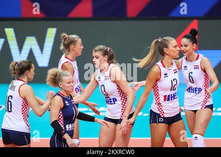 ZADAR, KROATIEN - AUGUST 19: Kroatische Volleyballspieler feiern einen Punkt beim CEV EuroVolley 2021 Pool C Match zwischen Kroatien und der Schweiz in der Kresimir Cosic Hall im Visnjik Sports Center am 19. August 2021 in Zadar, Kroatien. Foto: Luka Stanzl/PIXSELL Stockfoto